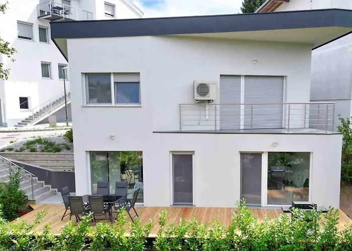 Jacobs Legacy - 4 Bedroom House, Free Parking, Near City Center